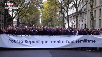 La classe politique marche contre l'antisémitisme