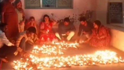 चूरू: श्रीराम मंदिर में 1100 दीपक जलाकर मनाई दीपावली, देखें नजारा