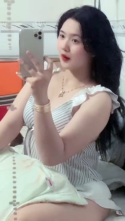 Đừng Quên Ủng Hộ Em Qua Like Và Share Nhé !!!!