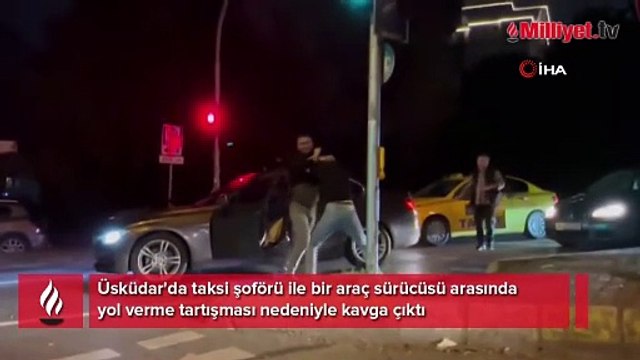 Üsküdar'da yol kavgası boks maçına dönüştü!