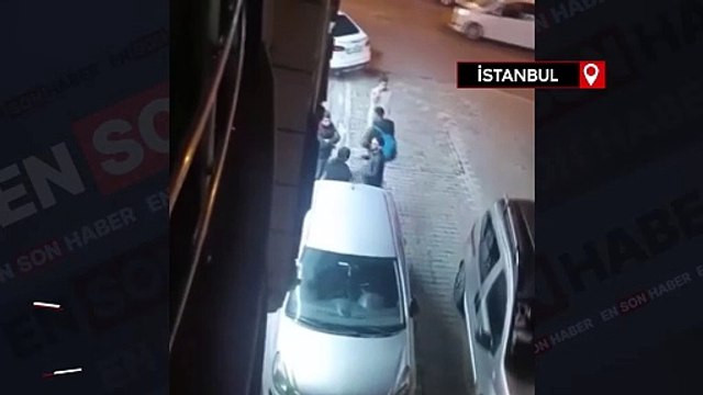 Esenyurt’ta bir kadın, erkek arkadaşına sokak ortasında saldırdı