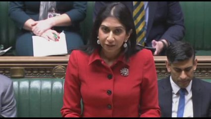 La ministra dell'Interno britannica licenziata dopo accuse a polizia