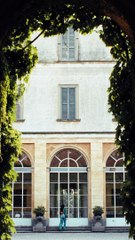 Dua Lipa prepares the Puma Palermo