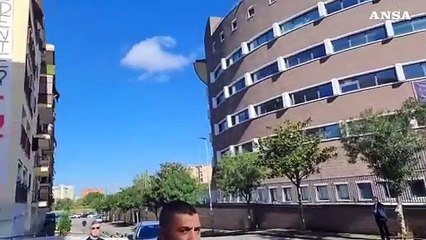 Napoli, maxi striscione per Mattarella: "Presidente, Scampia vuole tutto"