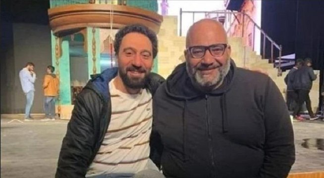 بيومي فؤاد ينفعل على محمد سلام: من حقك تعتذر عن المسرحية لكن مش من حقك تغلط في فنك
