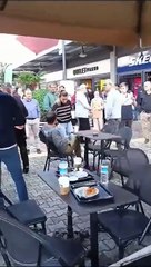 İzmit'te Starbucks'ta oturan vatandaşların kahveleri döküldü