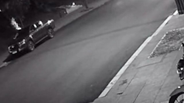 Vídeo mostra caminhonete sendo furtada na Rua Minas Gerais, no Centro