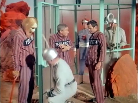 Perdidos en el espacio Temporada 3 capitulo 20 Fugitivos Del Espacio