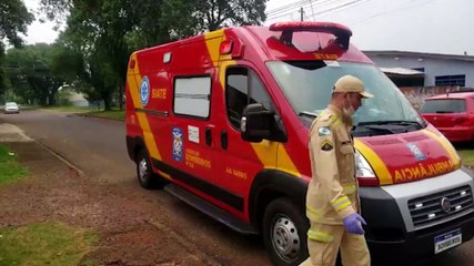 Idosa de 73 anos sofre queda no pátio da residência e acaba quebrando o braço