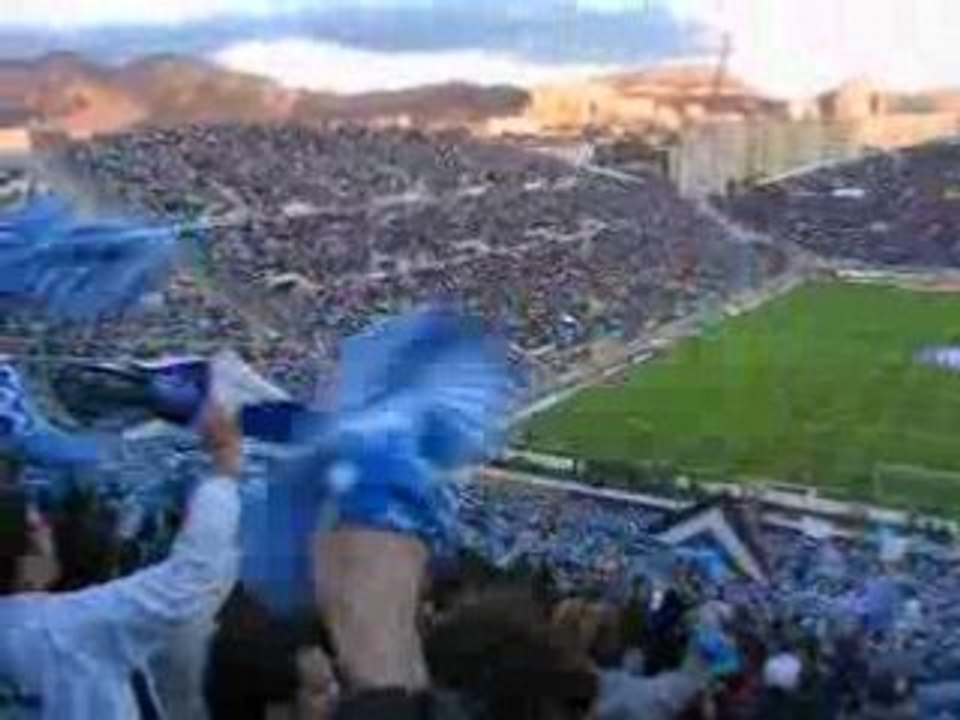 Hissez haut les drapeaux lors d'OM-Newcastle