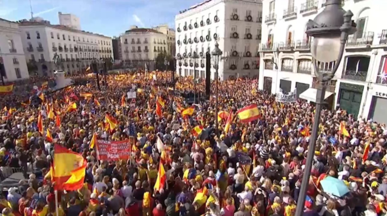 Decenas de miles de personas protestan en Madrid contra los pactos del ...