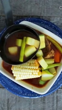 Con este frío se antoja una platillo calientito y acá te armo tu menú semanal con caldos y sopas.