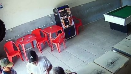 Dono de bar se nega a vender pinga e tem bar incendiado; veja vídeo