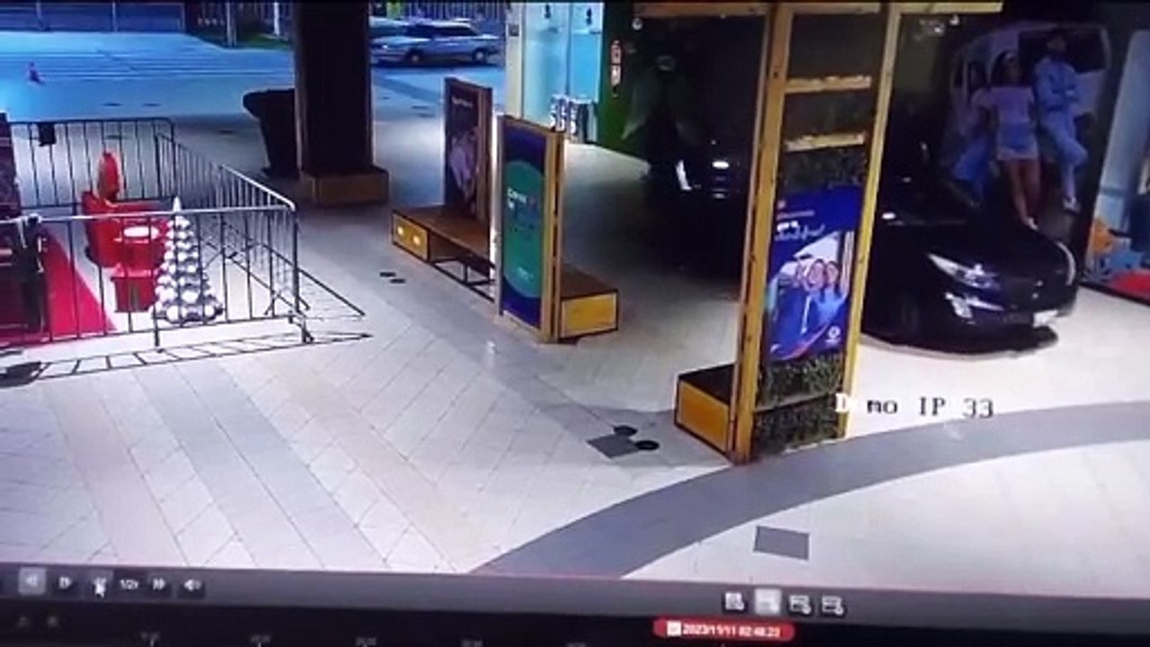 Detienen a vigilante de Mega Plaza por presuntamente participar en robo a dos locales