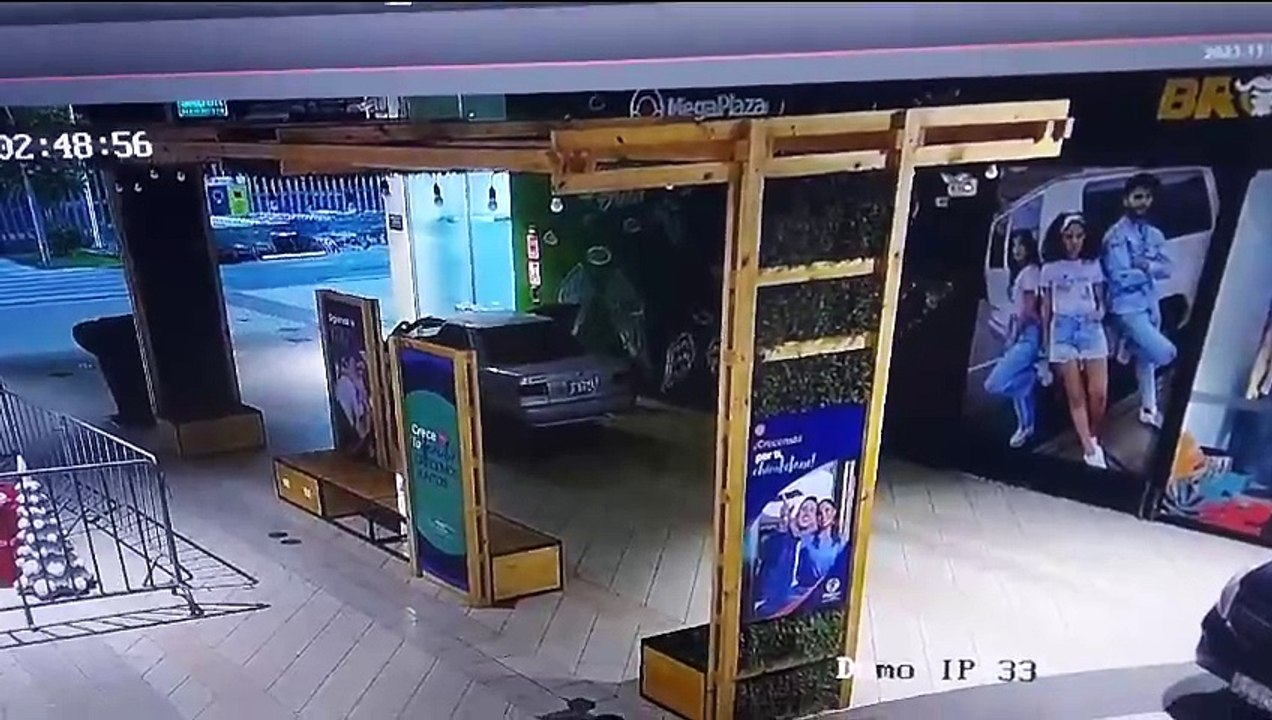 Detienen a vigilante de Mega Plaza por presuntamente participar en robo a dos locales