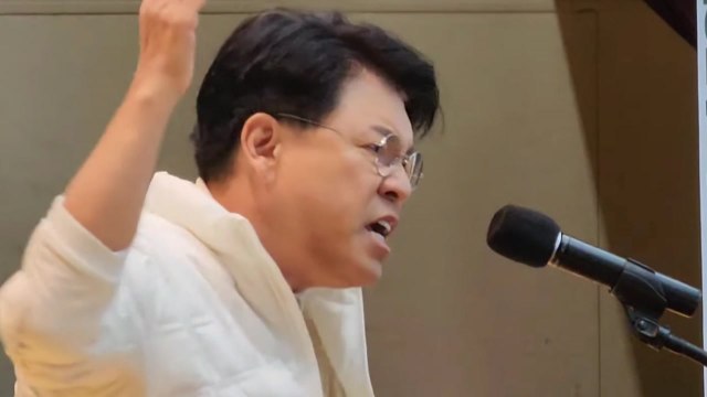 현금성 아이템 받자 '훌렁'...어느 7급 공무원의 은밀한 취미 생활 [띵동 이슈배달] / YTN