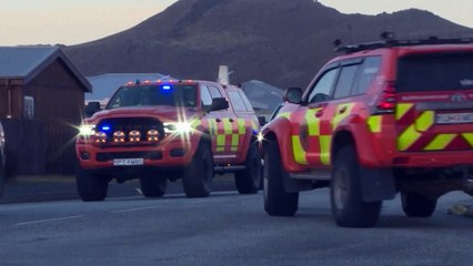 Vecinos de ciudad islandesa evacuada por riesgo de erupción volcánica recuperan sus bienes