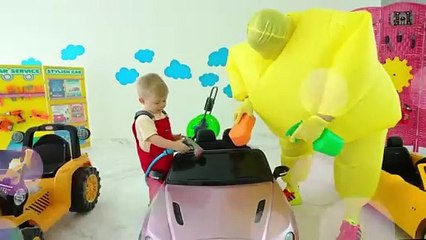 Diana and Roma Balloons Cube Challenge