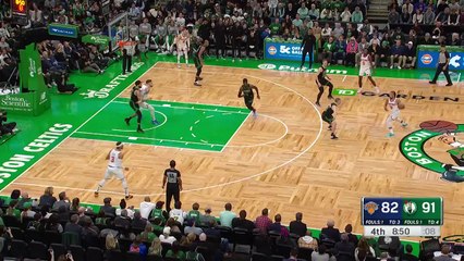 Josh Hart nails a three off Jrue Holiday's back