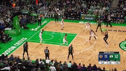 Tatum weaves through defense, finishes with slam