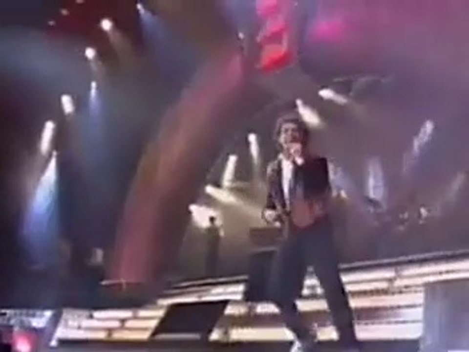 DREAMING by Cliff Richard - live performance 1995