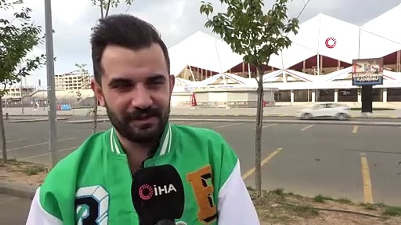 7 yaşında sağ bacağı ve sol kolunu kaybetti, engelleri aşarak fenomen oldu