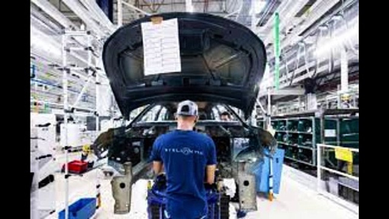 Stellantis offers buyouts to roughly half of U.S. salaried workers