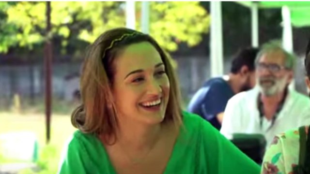 Gupse Özay kimdir?, Gupse Özay serveti, yaşı, Boyu, Kilosu,Dizileri, filmer, Aile, Eğitim