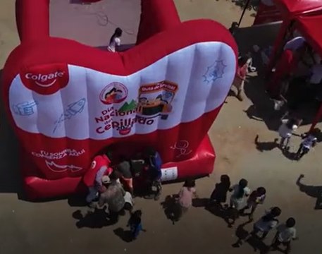 Colgate llega a Puerto Carreño, donde los niños colombianos multiplican las sonrisas brillantes