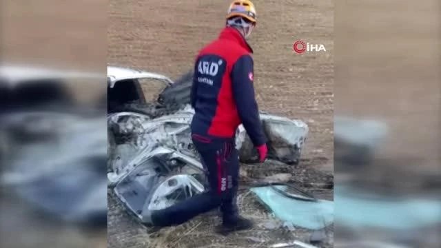 Adıyaman'da Otomobil ile Kamyonet Kafa Kafaya Çarpıştı: 1 Ölü, 3 Yaralı