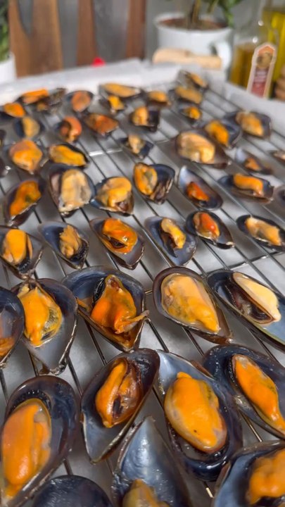 MOULES GRATINÉE AU CAMEMBERT  #fromage #camembert #cheesy #cheese #gourmish #gourmand