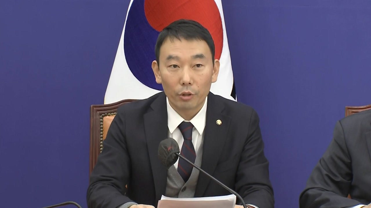 민주당 "尹, 정치 중립 어긴 검찰총장 해임하거나 경고해야" / YTN