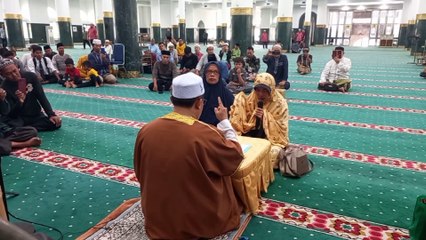 Wanita Asal Sumut Berurai Air Mata Saat Bersyahadat Di Masjid Agung An Nur