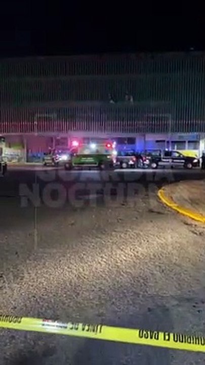 #Preliminar Tras una persecución policíaca, un motociclista derrapó y murió sobre el cruce de las avenidas México y Chapultepec, en la colonia Americana de Guadalajara #GuardiaNocturna