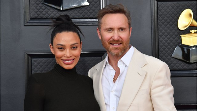 VOICI - David Guetta bientôt papa pour la 3e fois : le DJ attend son premier enfant avec sa compagne Jessica Ledon