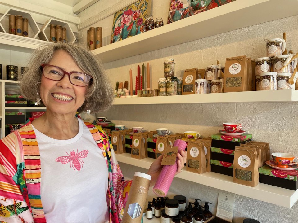 Leura buzzing about new store