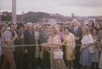 Imagens da inauguração da Ponte Colombo Salles, em 1975