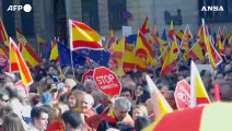 Spagna, a Barcellona in piazza contro l'amnistia ai separatisti catalani