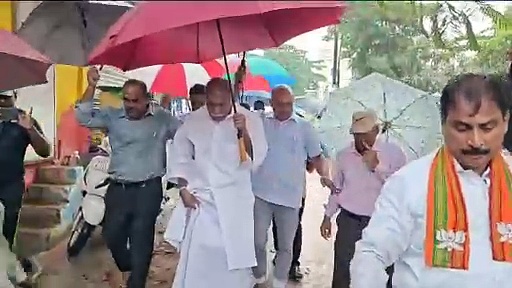 புதுவையில் கனமழையால் பாதிக்கப்பட்ட பகுதிகளை முதல்வர் ரங்கசாமி நேரில் ஆய்வு செய்தார்