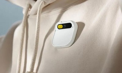 جهاز "Ai Pin" بديل الهواتف الذكية قريباً