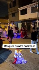 Adolescente llega a su quinceañero en carroza y vestida de princesa