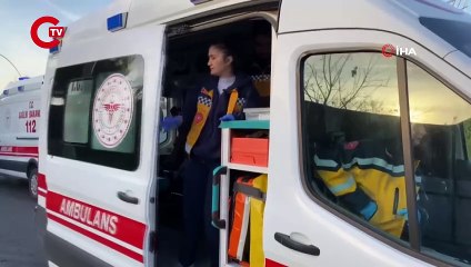 Otomobil ile çarpıştı, evin bahçesine girdi!