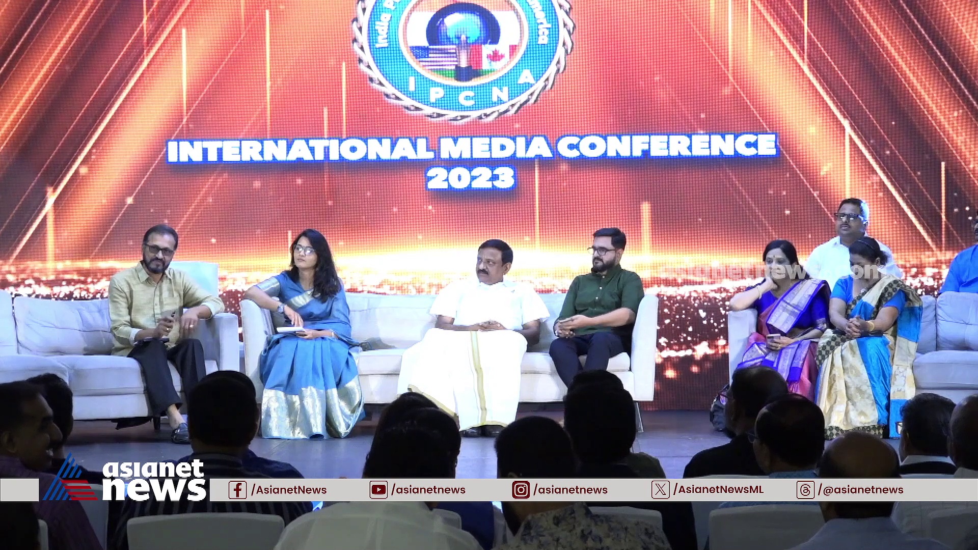 അമേരിക്കയുടെ അടുത്ത പ്രസിഡന്റ് ആരെന്ന് അറിയാൻ ഒരു വർഷം മാത്രം