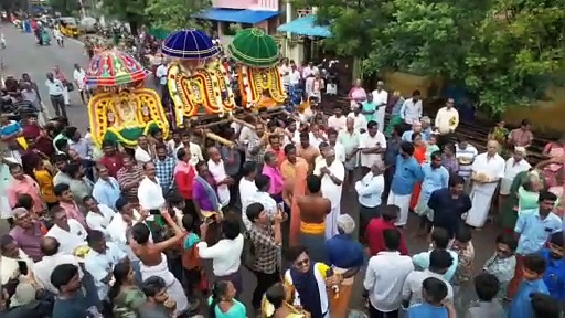 காவிரியை மையப்படுத்திய தேர் திருவிழா; மயிலாடுதுறையில் ஆயிரக்கணக்கான பக்தர்கள் பங்கேற்பு