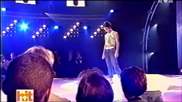 Alizée chante son tube Moi... Lolita au Hit Machine (2000)