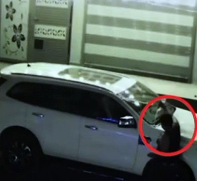 hindi.asianetnews.com/state/rajasthan/rashtriya-loktantrik-party-leader-khushiram-choudhary-accused-of-sets-fire-to-diamond-merchant-car-in-ajmer-video-viral-zysa/articleshow-l10d460