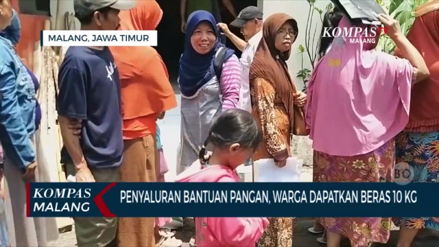 Tangis Warga Usai Dapatkan Bantuan Beras, Bersyukur Karena Harga Beras Tengah Melambung