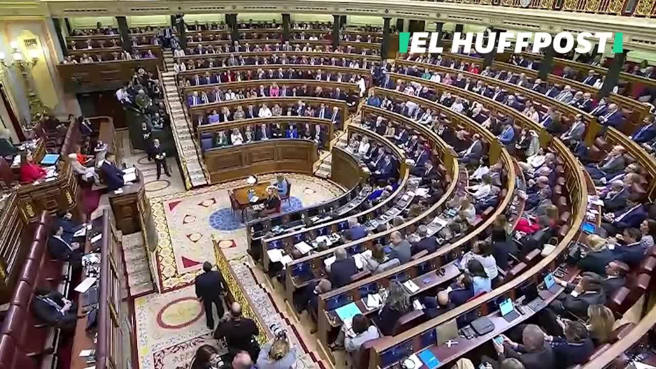 Armengol llama la atención a la banca del PP tras los gritos y gestos de diputados como Esteban González Pons: "Compórtense. Si alguien no quiere escuchar, es libre de no hacerlo"
