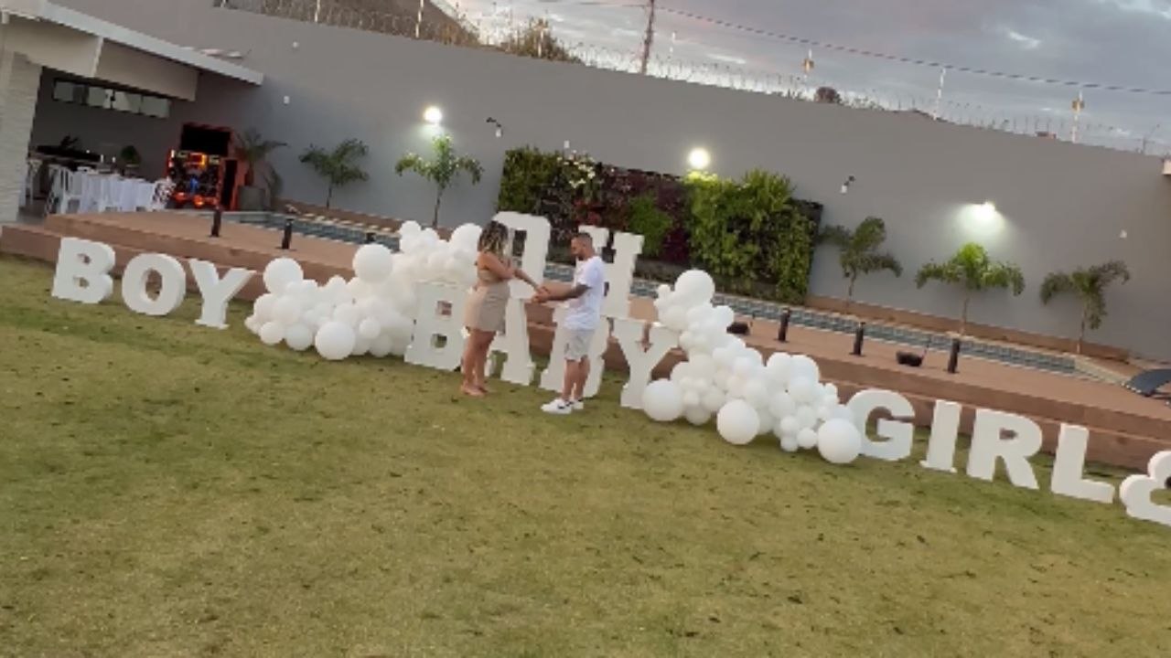 Couple hosts a spectacular gender reveal with a heartwarming twist *Heartwarming Reaction*