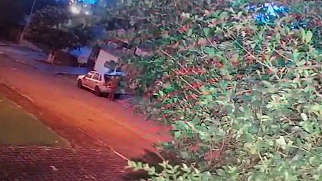 Ladrão leva bolsa com documentos e pertences durante furto de carro no Parque São Paulo